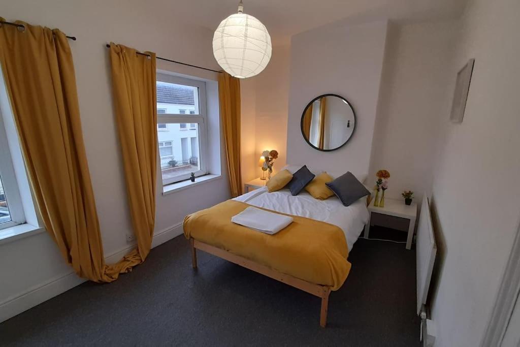 Spacious 4 Bedroom, Free Netflix, Central Location Cardiff Exterior photo